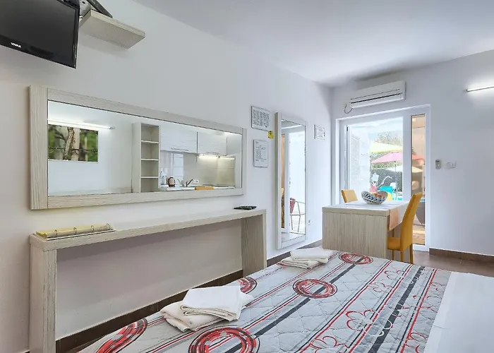 Nika-8 By Interhome * Umag