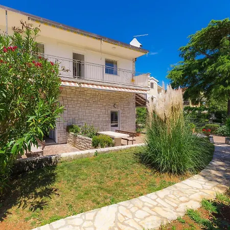 Apartman Nika-8 By Interhome