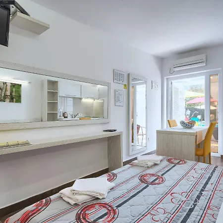 Nika-8 By Interhome * Umag